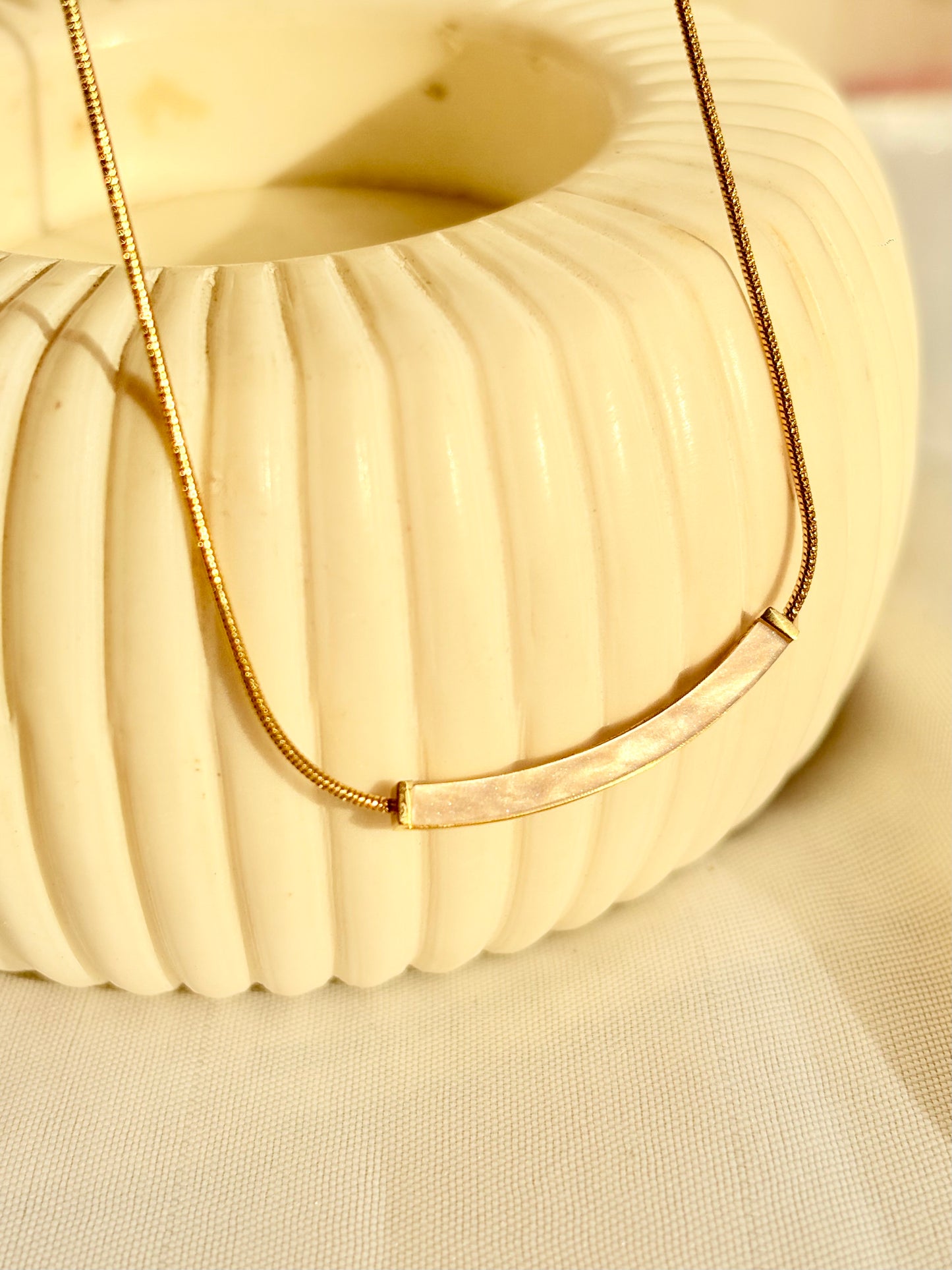 Minimal Curve Bar Pendant
