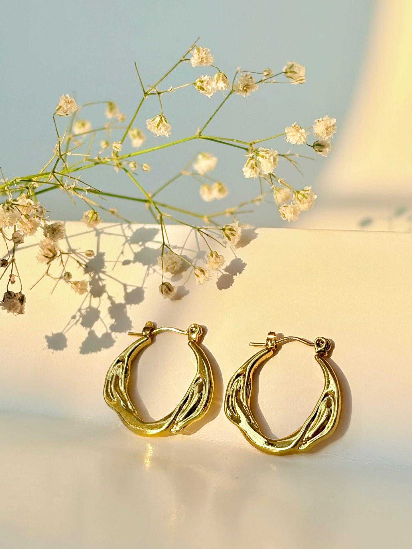 Fluid Wave Hoops