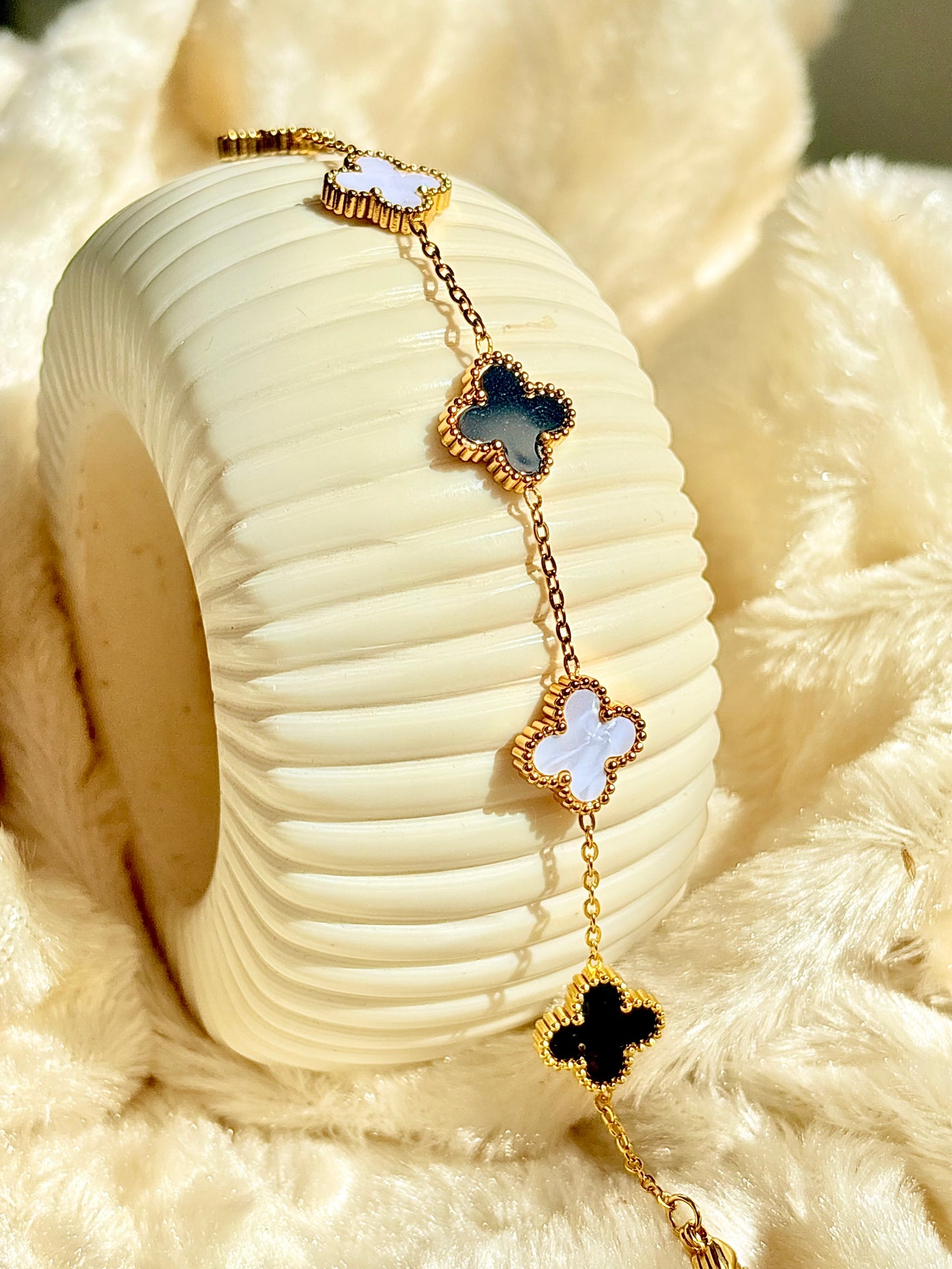 Noir & Pearl Clover Bracelet