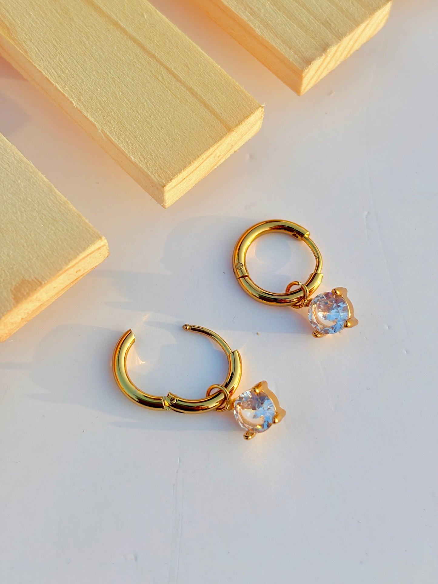 Aura Solitaire Hoops