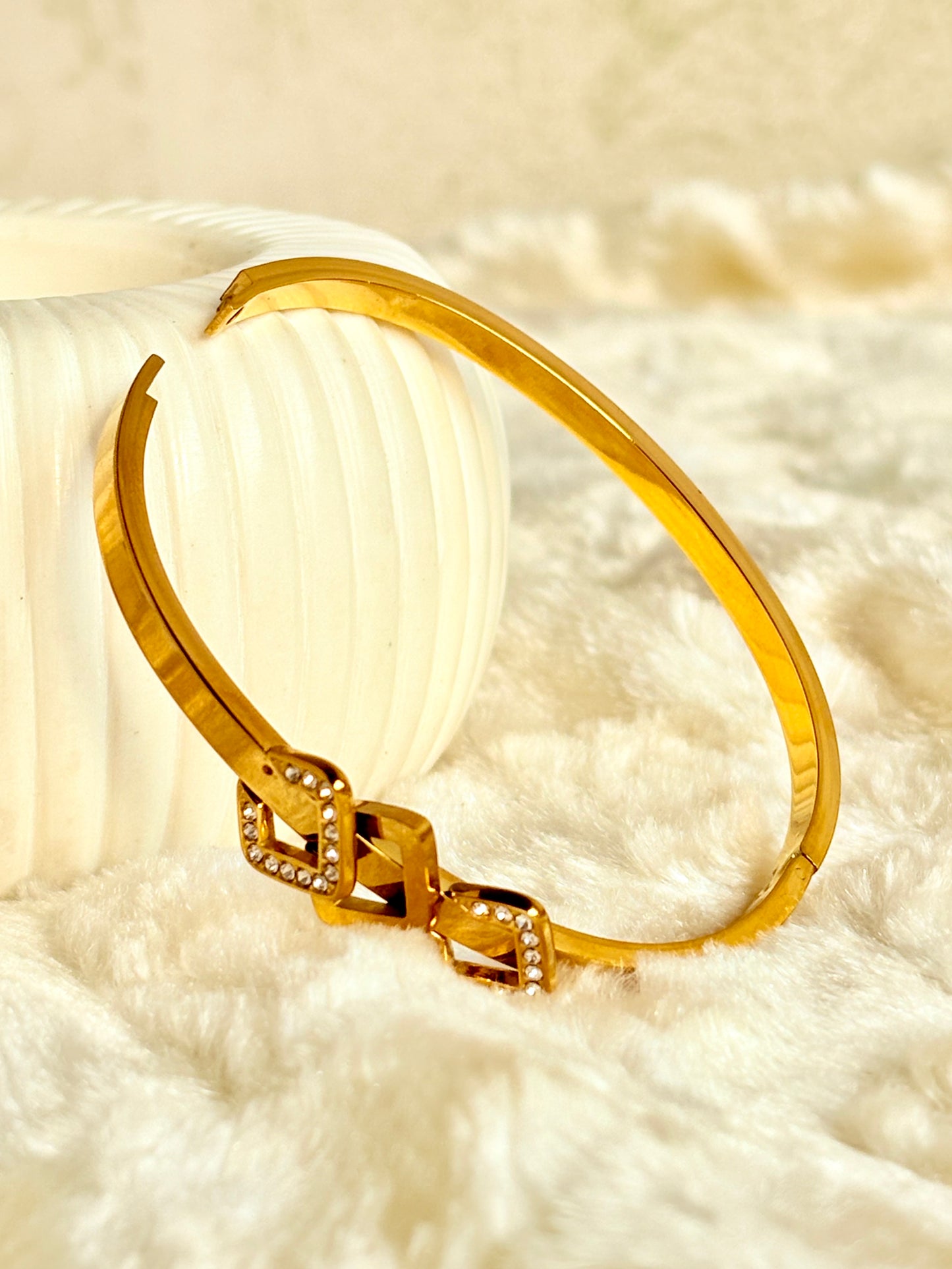 Twin Buckle Spark Bracelet