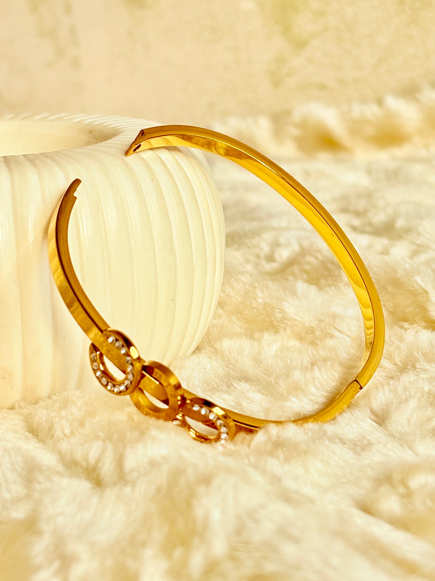 Double Halo Luxe Kada