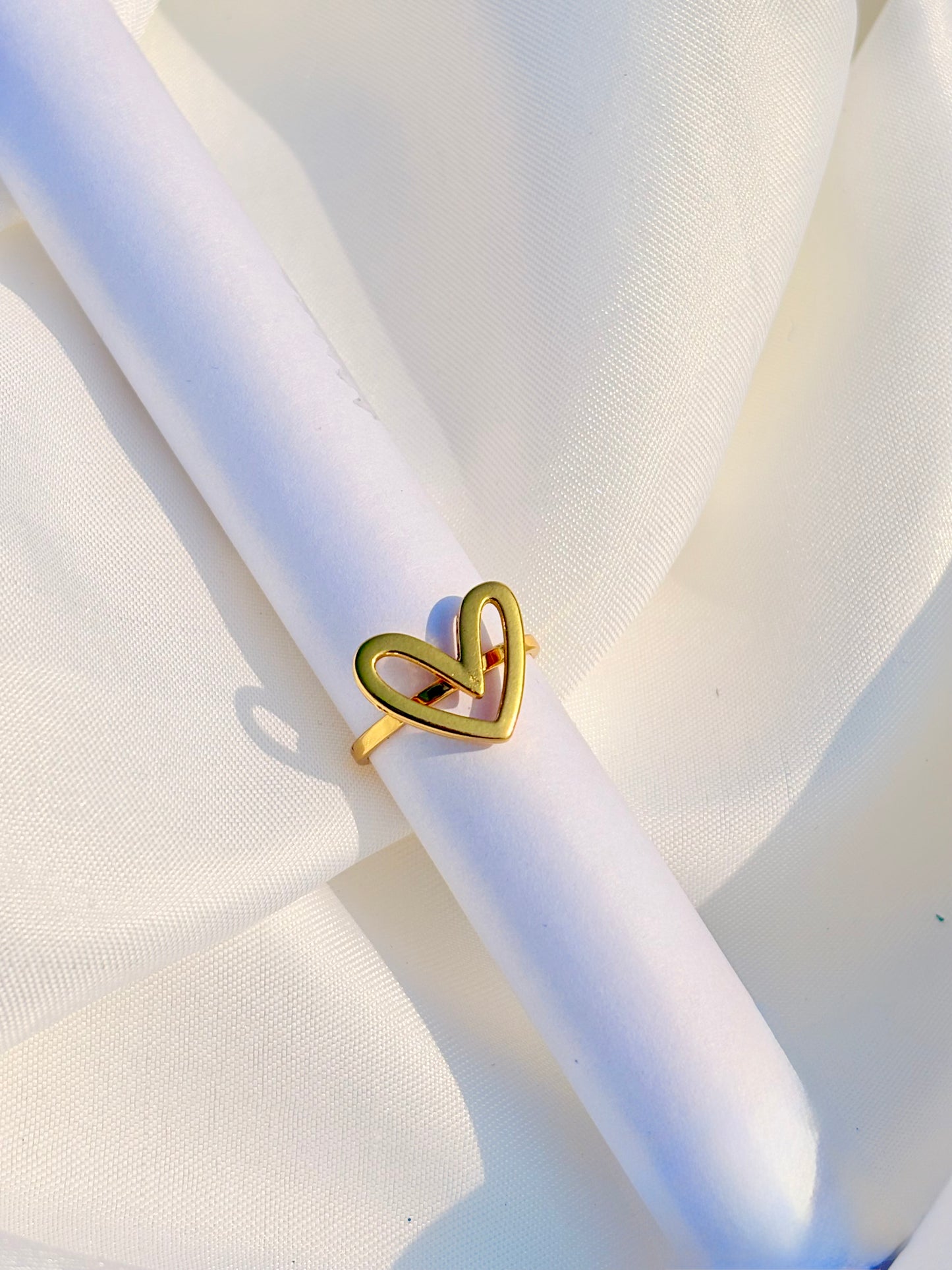 Amour Outline Ring