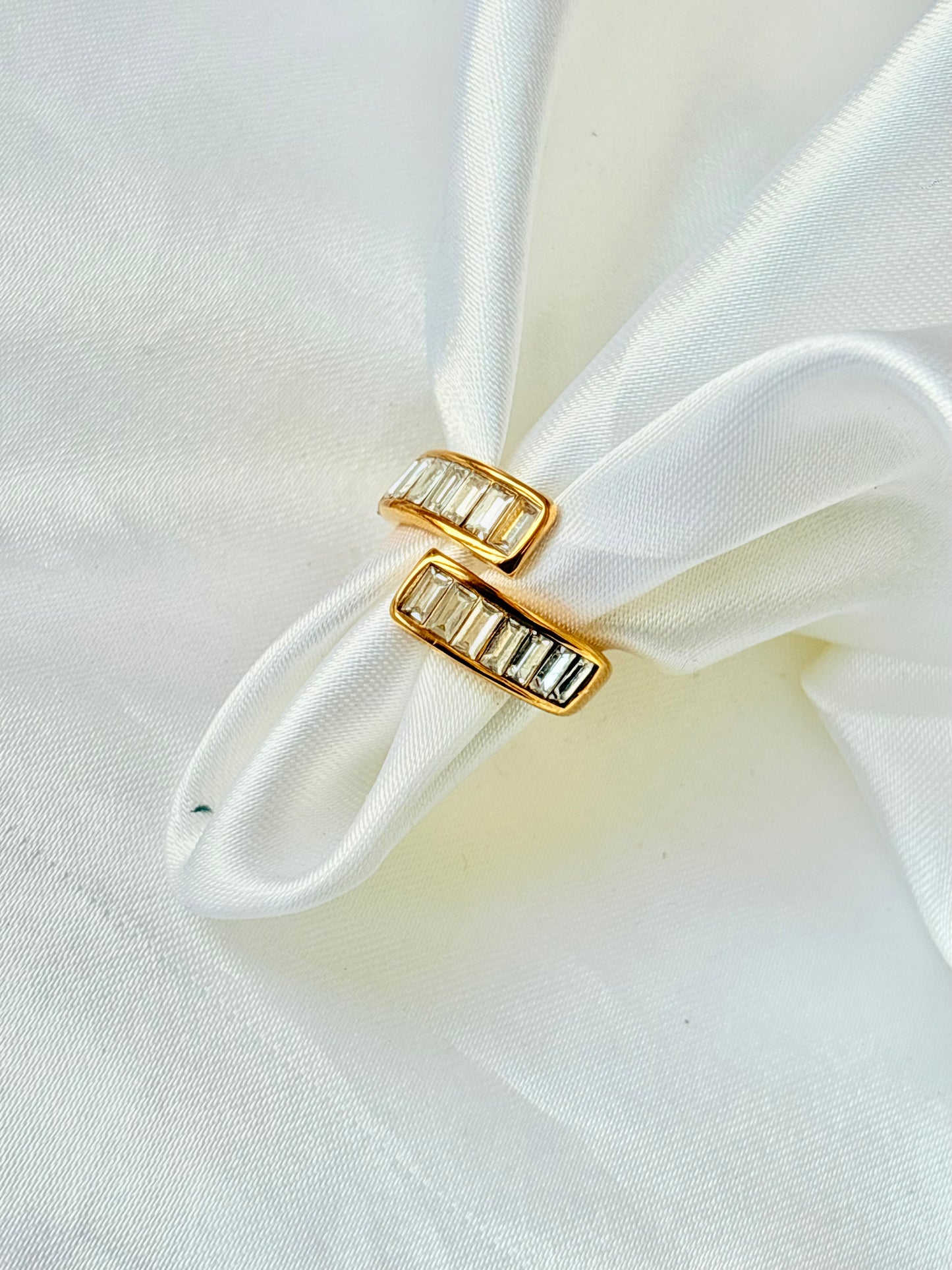 Twin Bar Radiance Ring