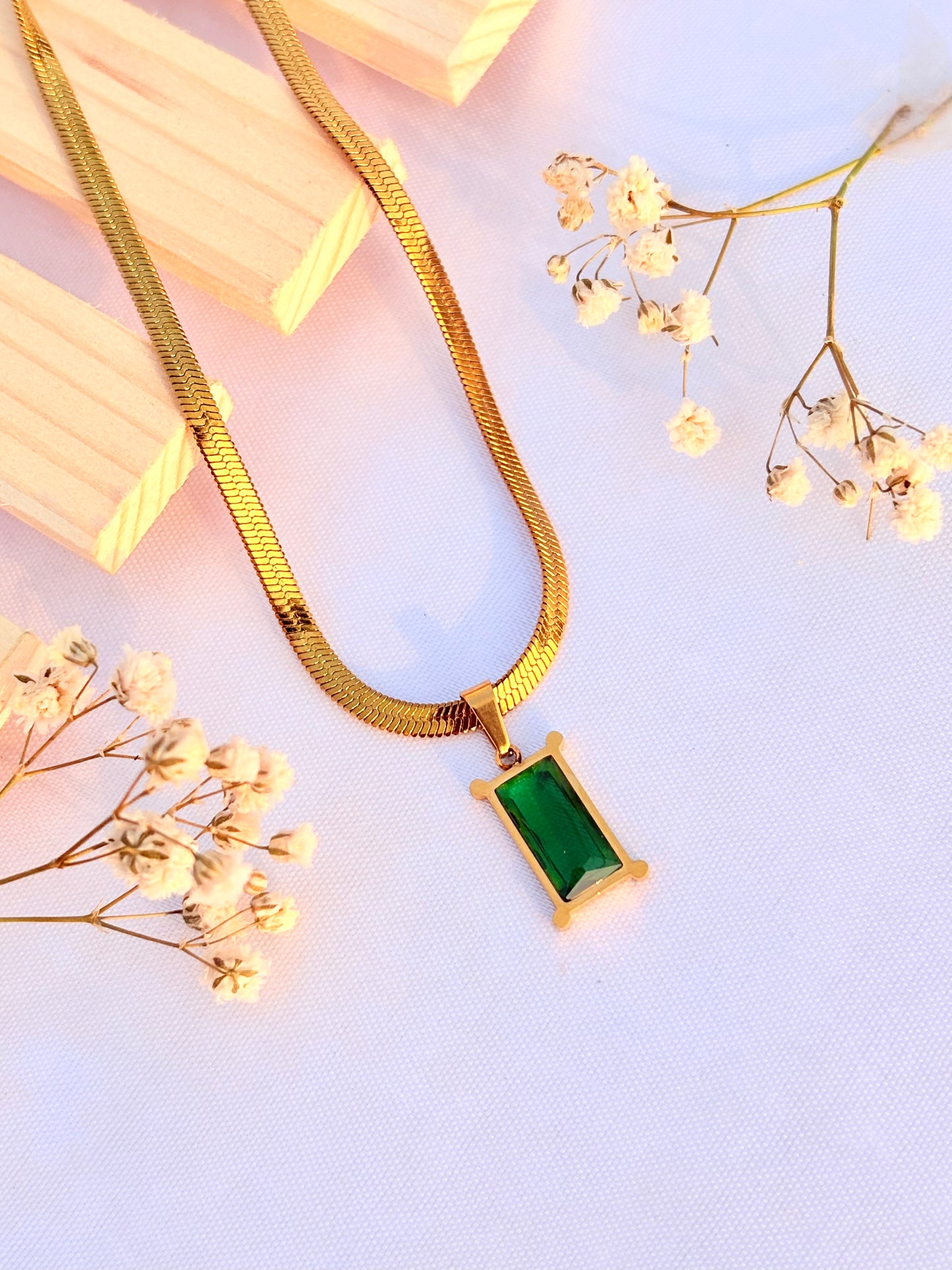 Classic Emerald Pendant