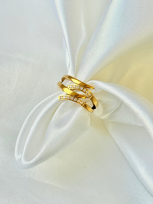 Wave Trio Spark Ring