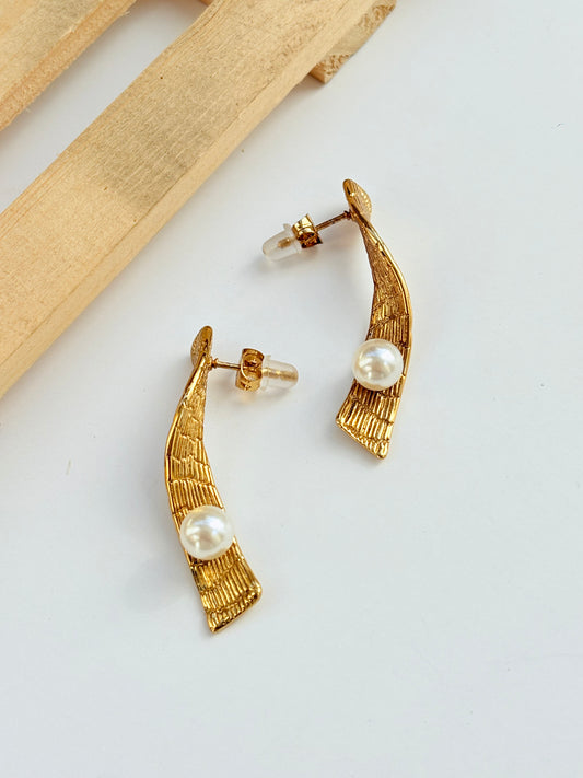Pearl Curve Drop