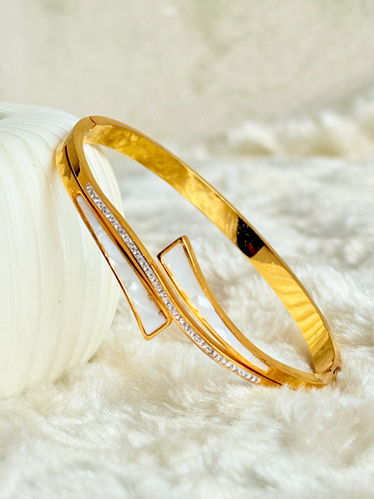 Ivory Luxe Curve