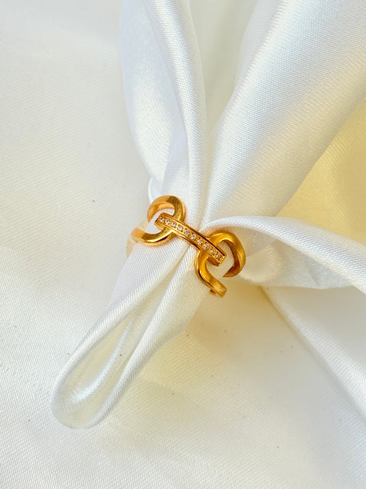 Regal Link Statement Ring