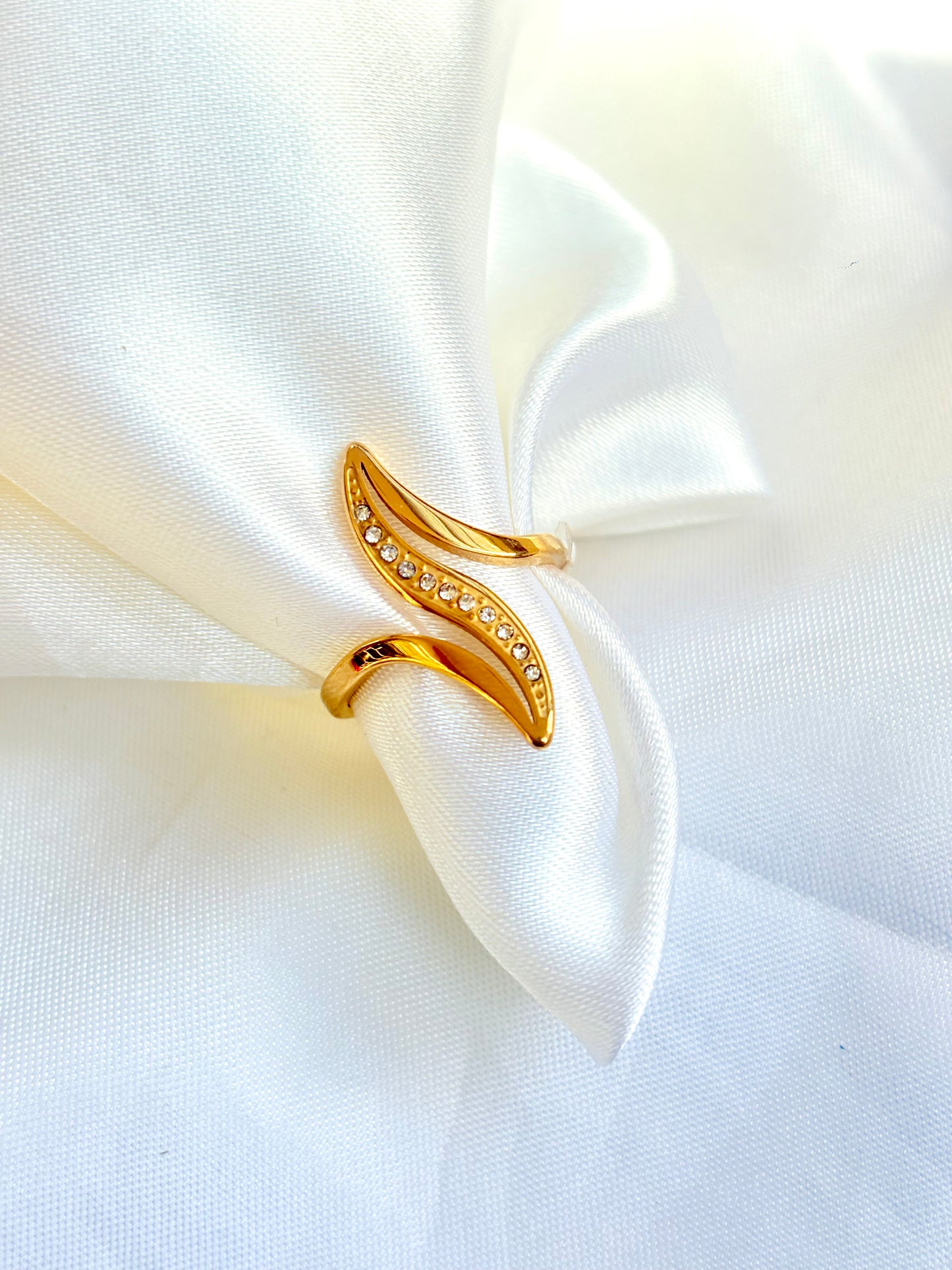 Golden Wave Luxe Ring