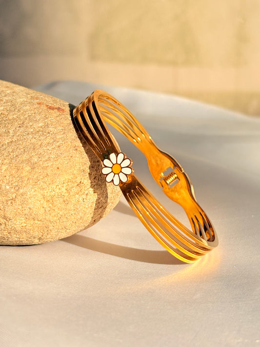 Daisy Glow Elegance Bracelet
