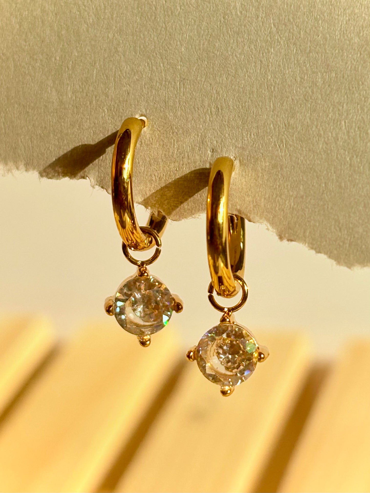 Aura Solitaire Hoops