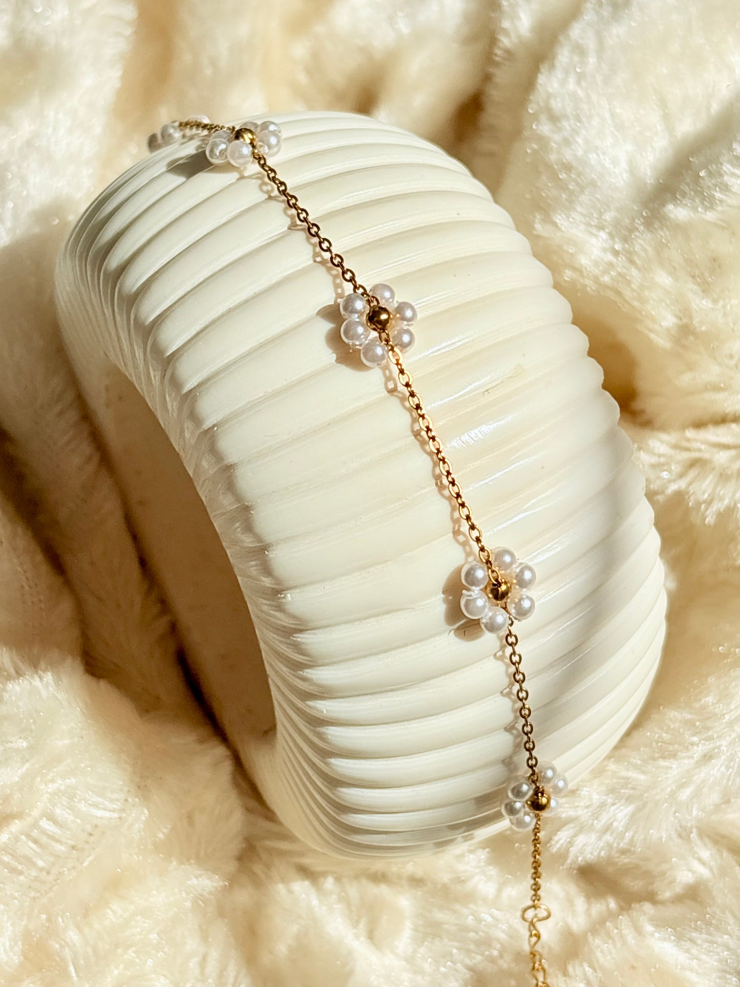 Daisy Pearl Chain Bracelet