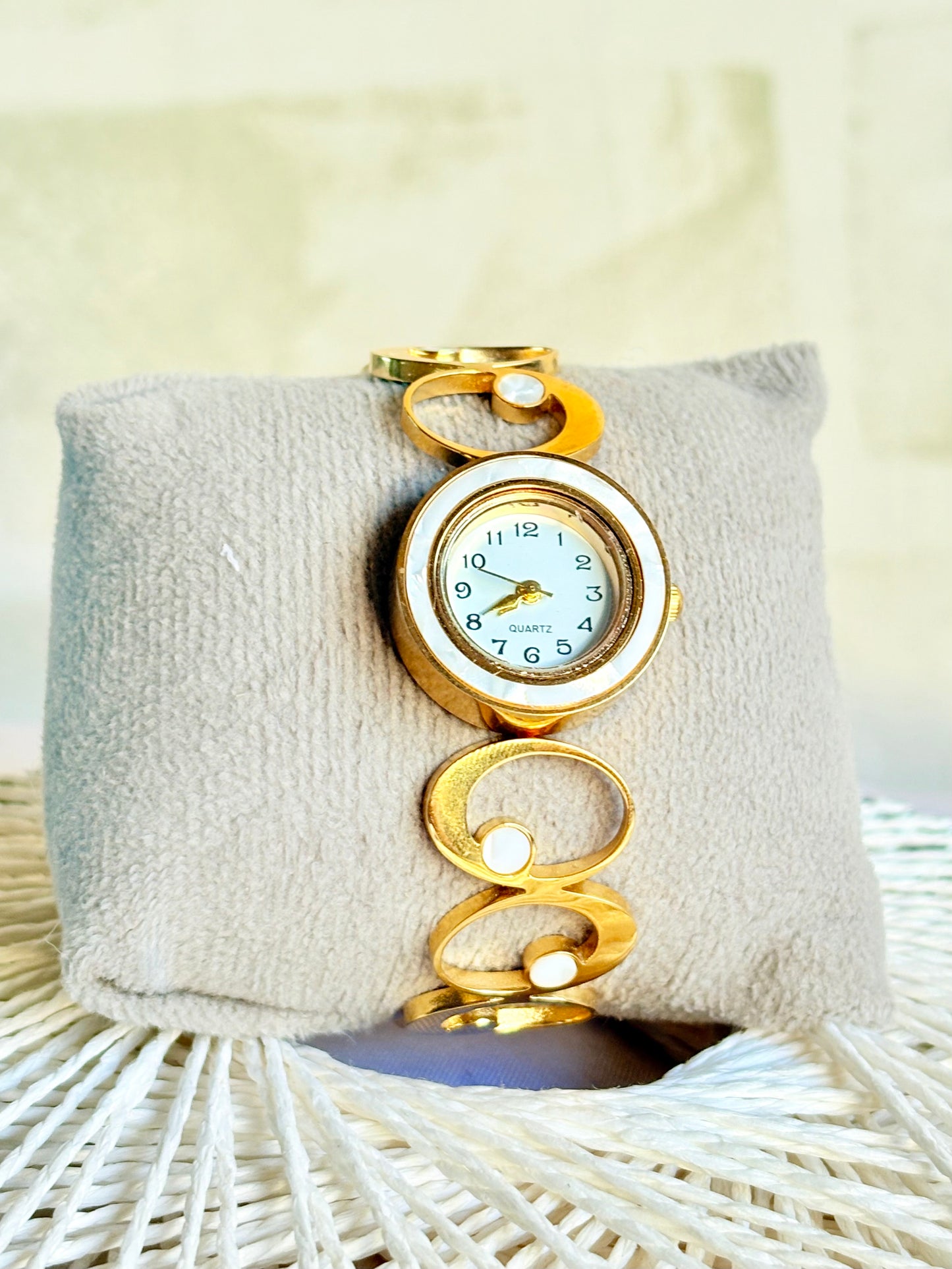 Pearl Orbit Watch