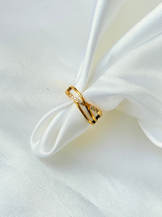 Crossline Luxe Ring