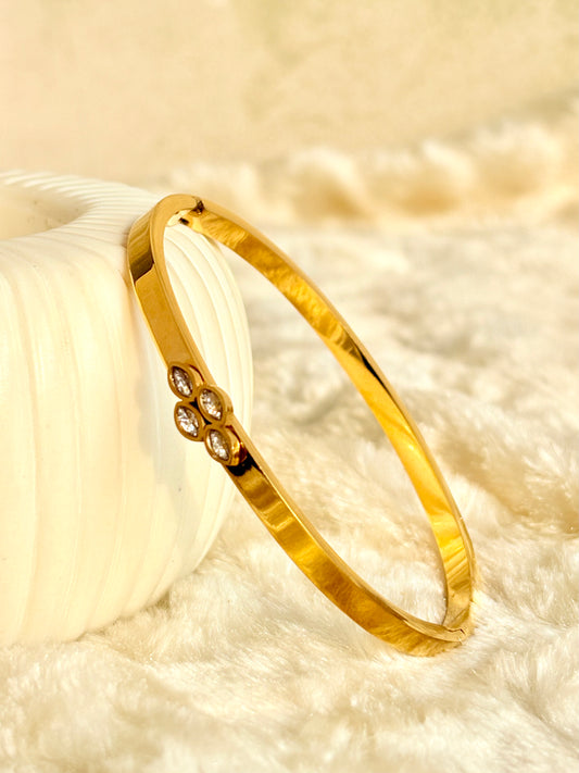 Petite Floral Touch Bracelet