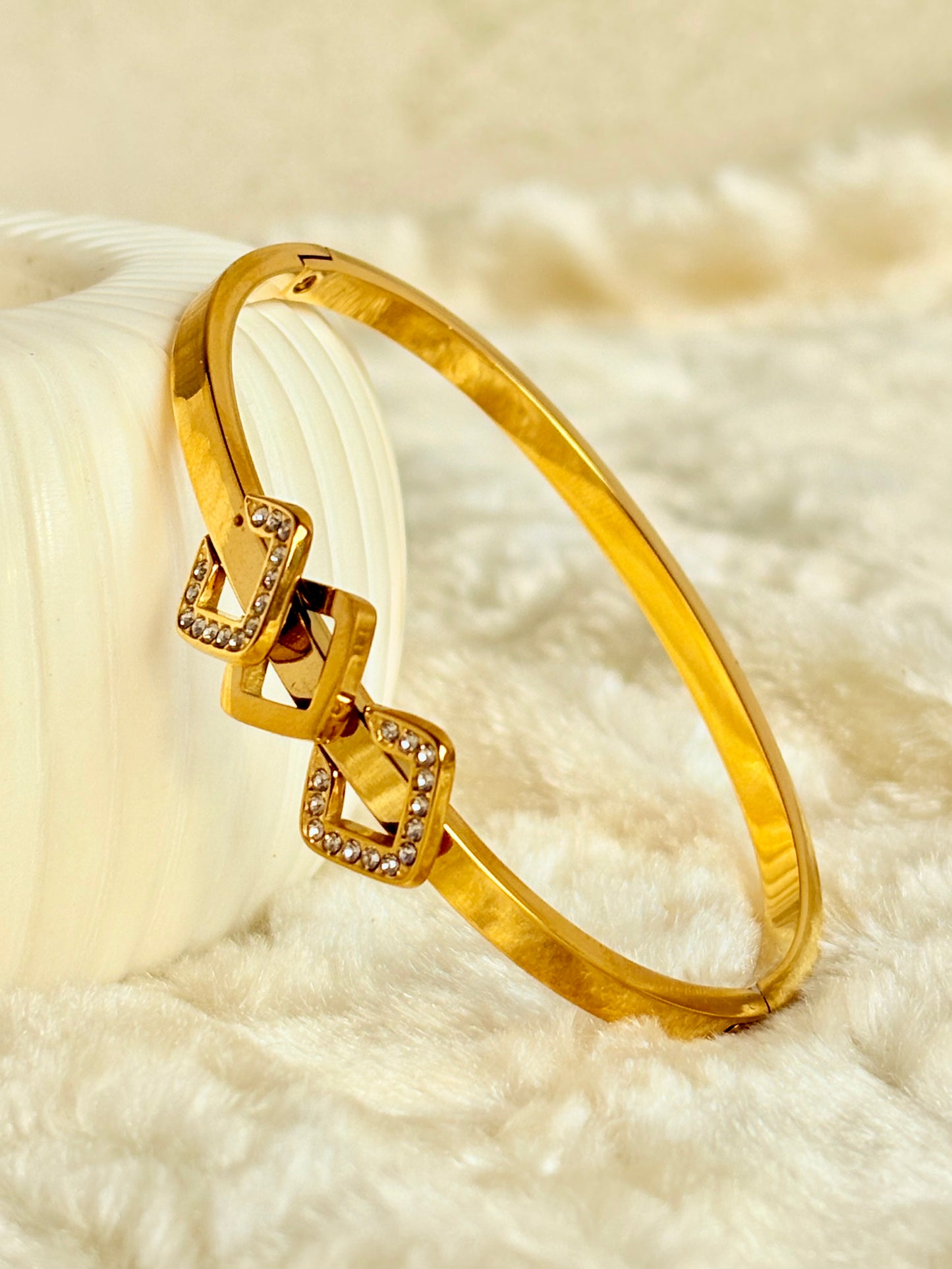 Twin Buckle Spark Bracelet