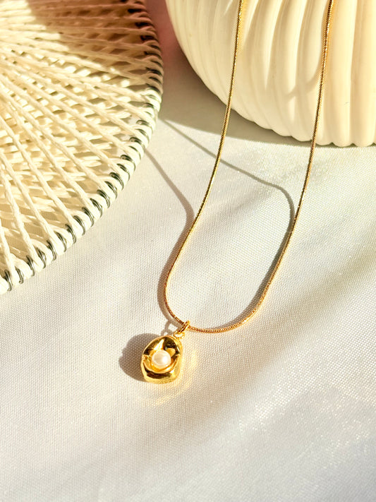 Pearl Glow Pendant