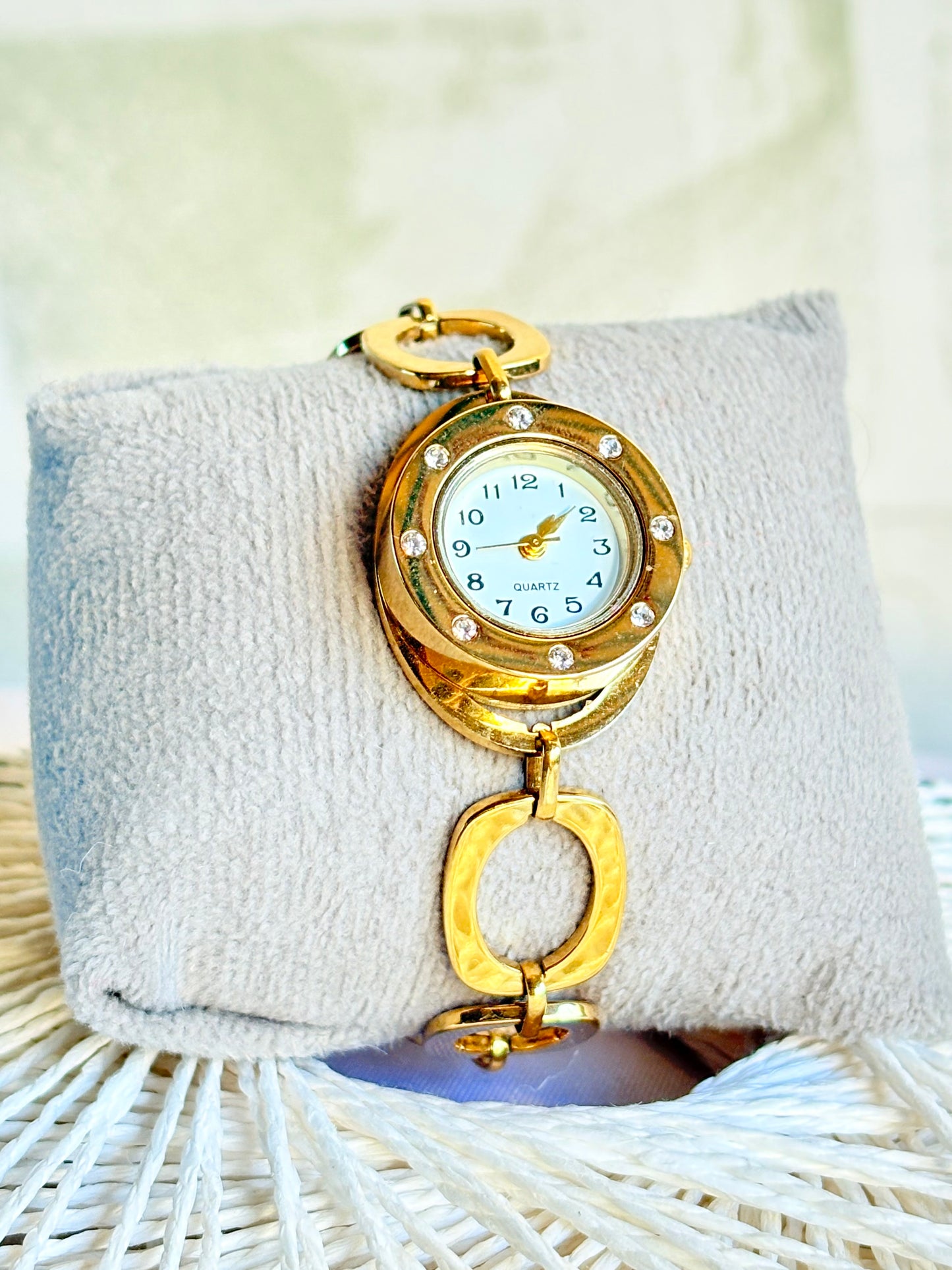 Vintage Pearl Charm Watch