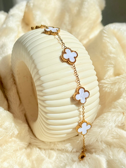 Ivory Clover Elegance Bracelet