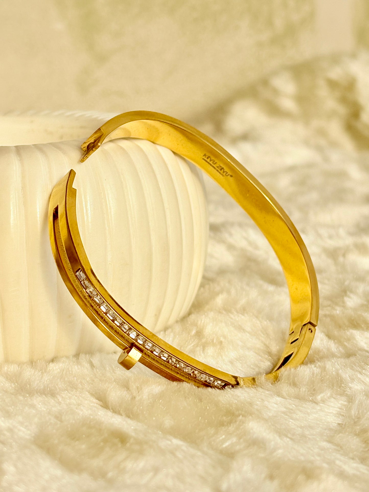 Linear Lock Bracelet